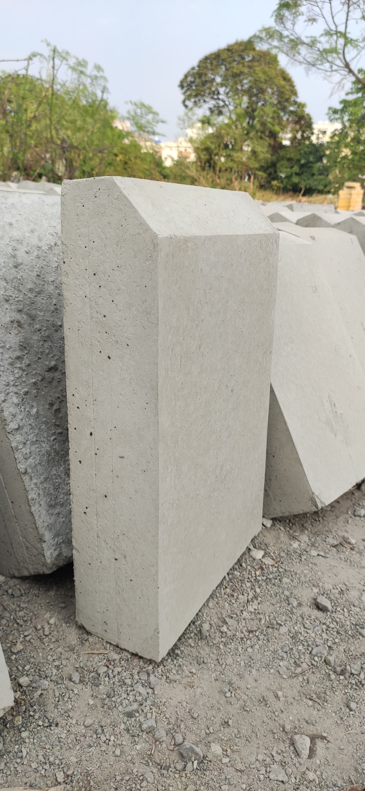 Kerbstone 300L x 450H x 100mm Thick